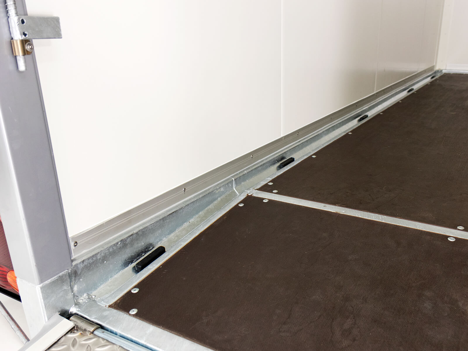 Vezeko Kofferanhänger Absenkbar 157x344cm – 2,7t ZGWZ · Höhe 190cm · Schwarz – Bild 12