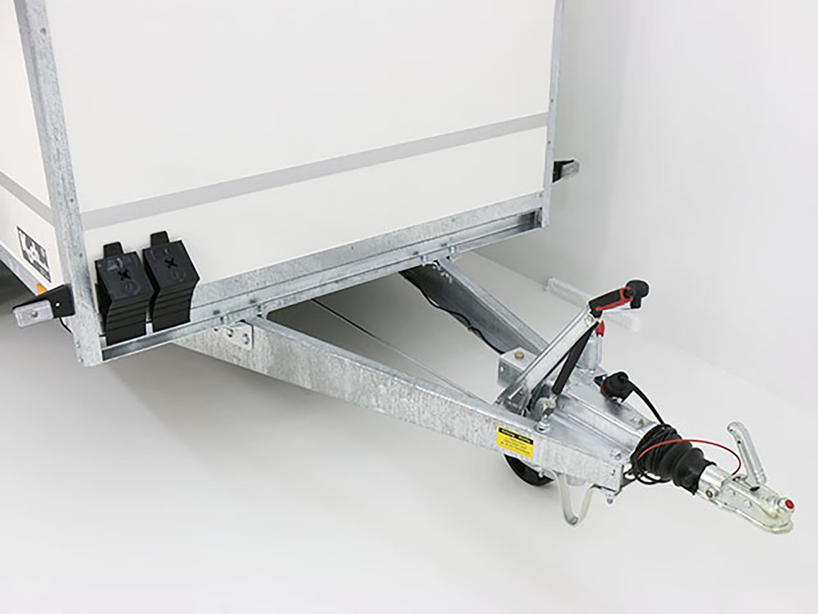 Blyss Kofferanhänger 146x304cm – 1,3t ZGWZ · Höhe 180cm · Heckklappenrampe – Bild 10