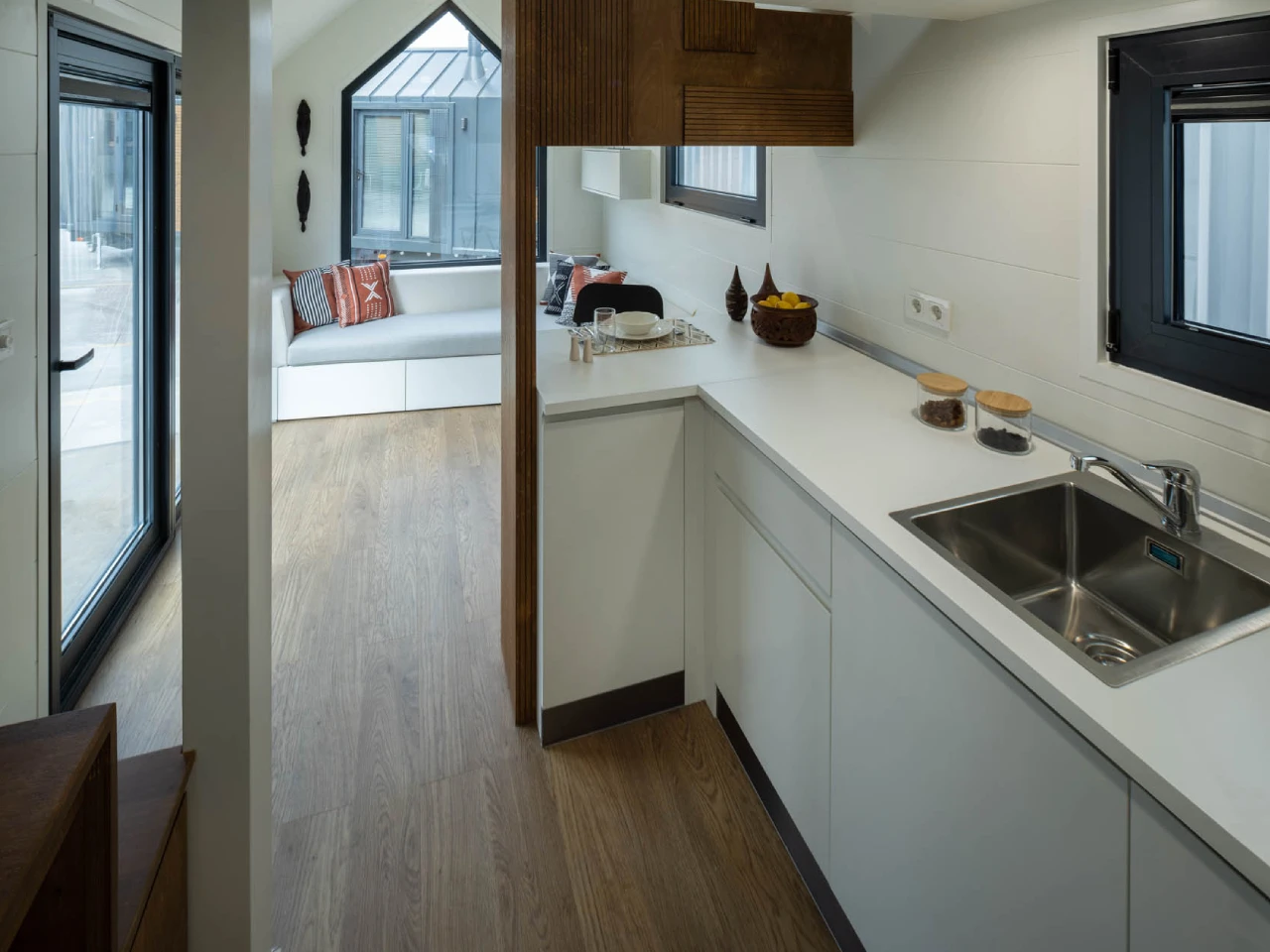 Mooble Mo.1 635 – Kompaktes Tiny House mit Loft, 2–4 Personen – Bild 7